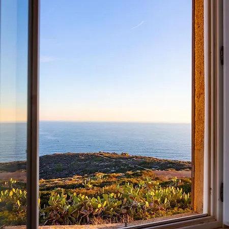 Faro Capel Rosso * Giglio Castello