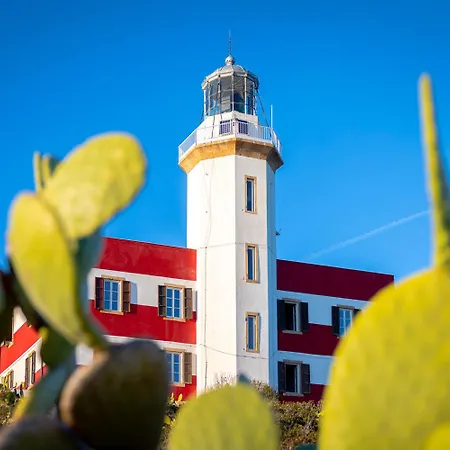 Faro Capel Rosso * Giglio Castello