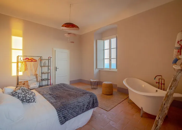 Faro Capel Rosso Resort *