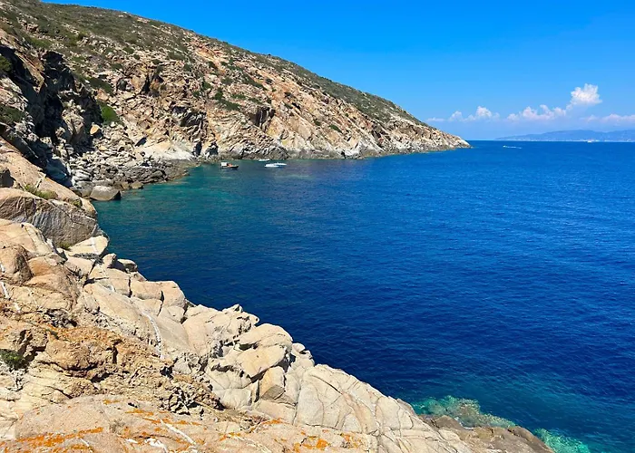Faro Capel Rosso Resort Giglio Castello