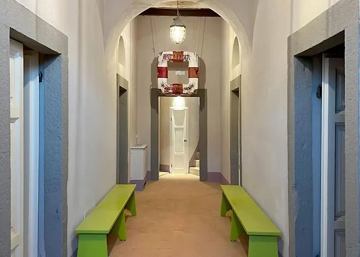 Faro Capel Rosso Giglio Castello